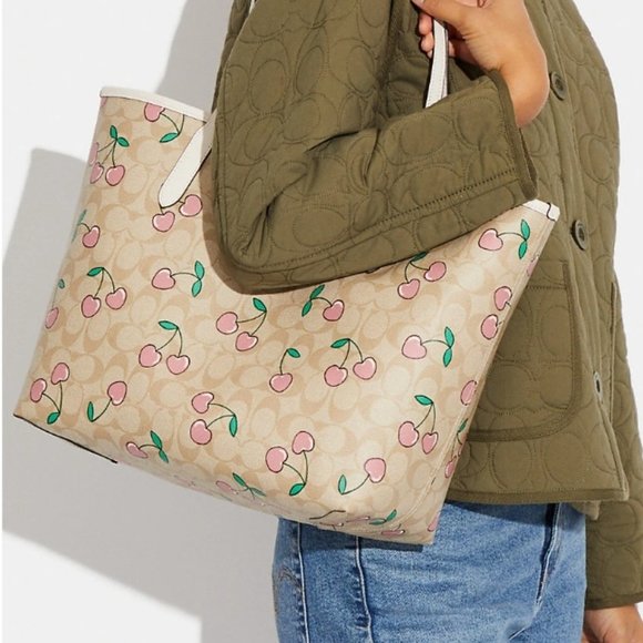 COACH City Tote In Signature Canvas With Heart Cherry Print - Picture 2 of 7